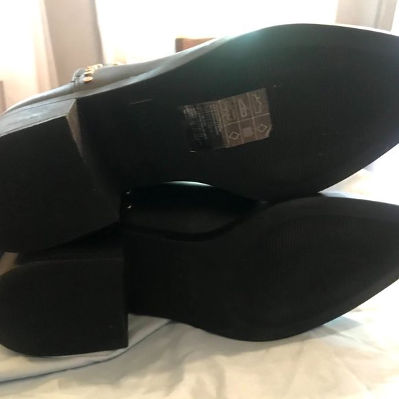 Gold Studded Black Booties Size 8 - Picture 5 of 10